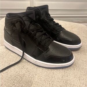 Jordan 1 mid se " Space Jam" with box